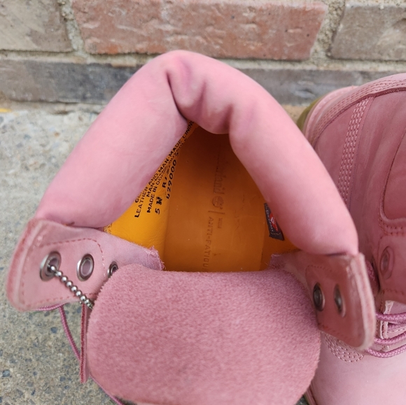 Women's Timberland A12LS Premium 6" Nubuck Boot in Dusty Rose size 5 - Picture 4 of 11
